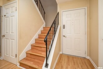 3598 Cedarwood Ct in Bettendorf, IA - Building Photo - Building Photo