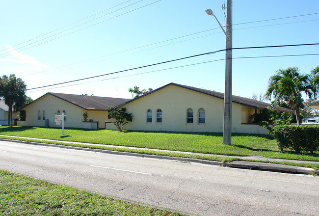 481 Banks Rd in Pompano Beach, FL - Building Photo - Building Photo