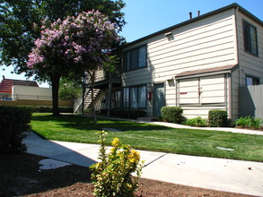 Sunrise Apartments in Riverside, CA - Building Photo - Building Photo