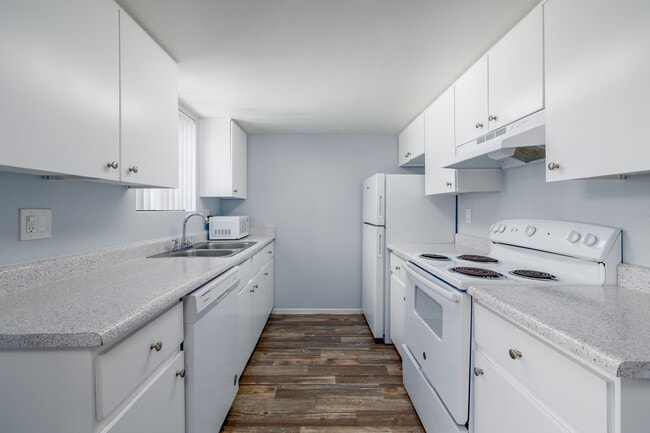 Harrison Park in Tucson, AZ - Building Photo - Interior Photo