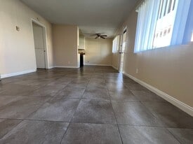 5535 Ackerfield Ave in Long Beach, CA - Building Photo