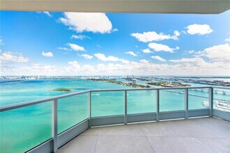 2020 N Bayshore Dr, Unit 4502 in Miami, FL - Building Photo - Building Photo