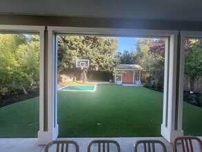 68 Walnut Ave in Atherton, CA - Building Photo - Building Photo