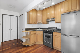 122 Boerum St in Brooklyn, NY - Building Photo - Interior Photo