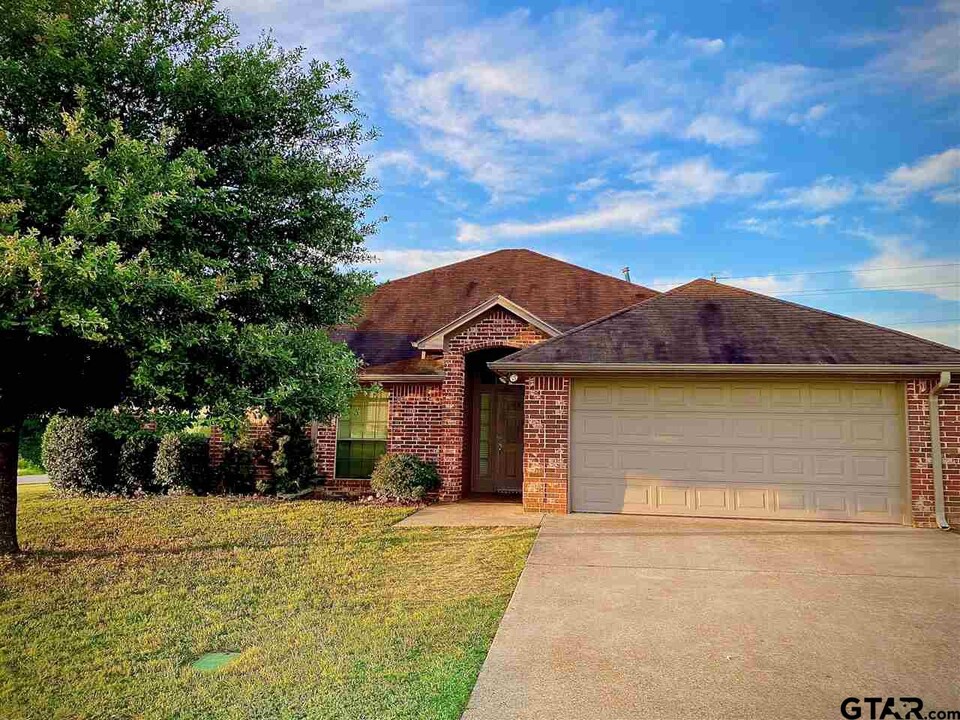 1908 Rocky Mountain Ln in Tyler, TX - Building Photo