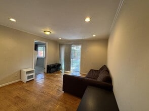 60 Surrey Ct in Daly City, CA - Building Photo - Building Photo