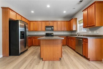 1360 Silvergate Dr in Mableton, GA - Building Photo - Building Photo