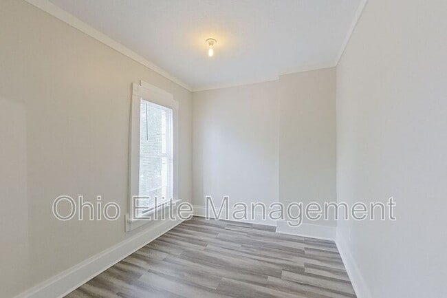 1695 E Weber Rd in Columbus, OH - Building Photo - Building Photo