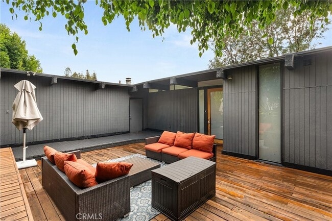 3339 N Knoll Dr in Los Angeles, CA - Building Photo - Building Photo