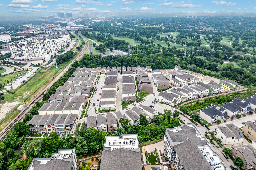 Merion at Midtown Park in Dallas, TX - Building Photo