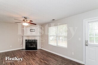 5629 Norman Ct in Atlanta, GA - Foto de edificio - Building Photo