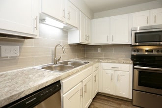 Alpine Slopes Apartments in Comstock Park, MI - Foto de edificio - Interior Photo