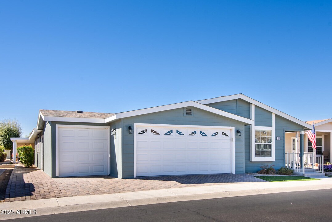 11201 N El Mirage Rd in El Mirage, AZ - Building Photo