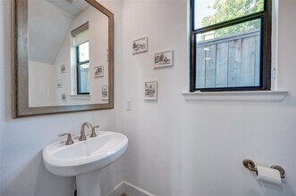 1208 Peden St in Houston, TX - Building Photo - Building Photo