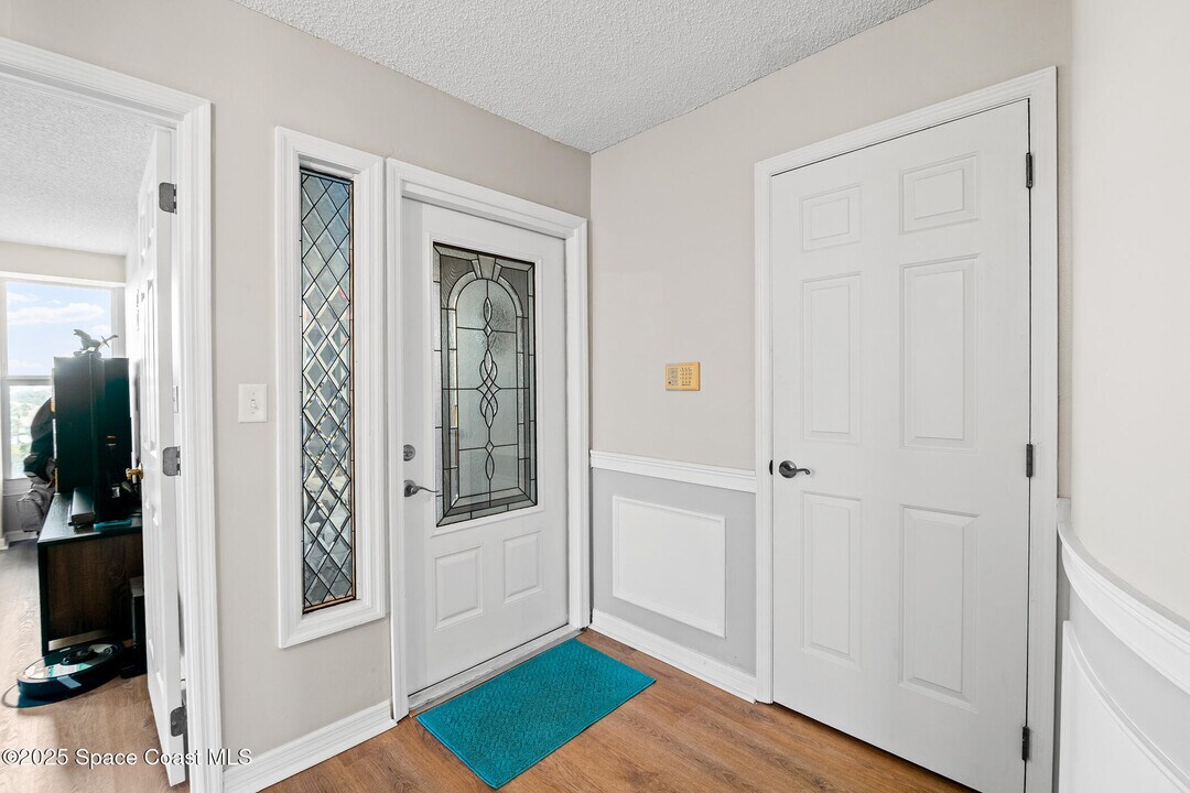 215 Ballyshannon St in Melbourne Beach, FL - Building Photo