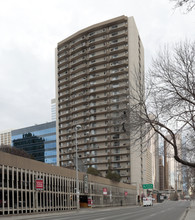 Continental Towers East in Calgary, AB - Building Photo - Building Photo