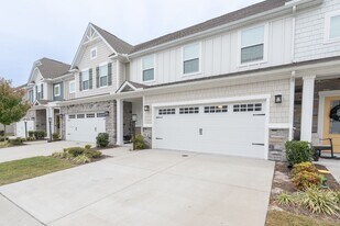 526 Eldridge Ln in Chesapeake, VA - Building Photo