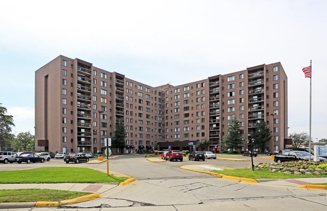 Lincoln Towers Apartments Photo