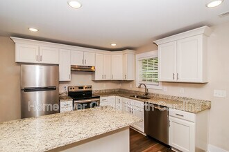2569 33rd Ave NE in Hickory, NC - Foto de edificio - Building Photo