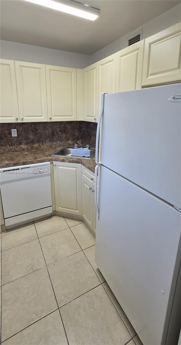 10820 SW 200th Dr in Cutler Bay, FL - Building Photo - Building Photo