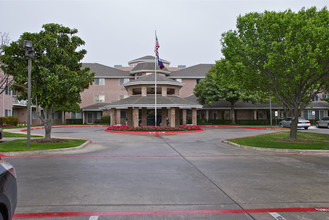 The Bentley - Senior Living in Dallas, TX - Building Photo - Building Photo