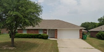 1612 N Cates St in Decatur, TX - Building Photo