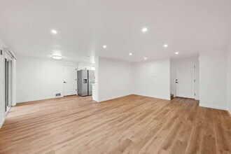 9727 5th St NE in Lake Stevens, WA - Building Photo - Building Photo