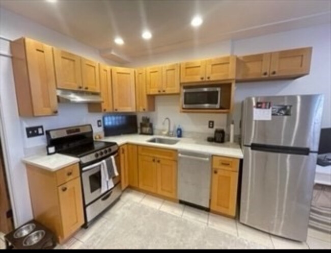 26 Irving St, Unit B