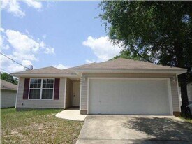 2877 Aplin Rd in Crestview, FL - Building Photo
