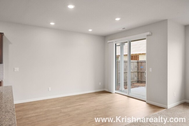 property at 1043 S 32nd Ave