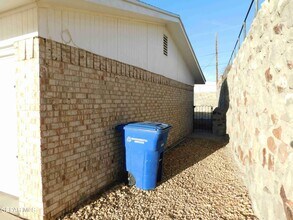 225 3 Rivers Dr in El Paso, TX - Building Photo - Building Photo