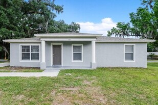 721 W Thomas St in Lakeland, FL - Building Photo