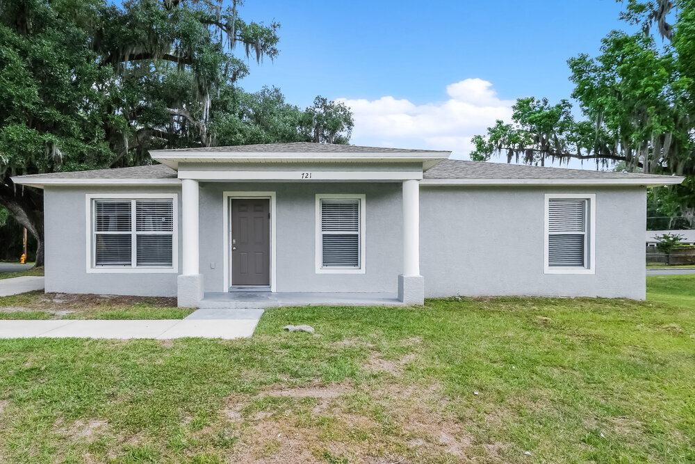 721 W Thomas St in Lakeland, FL - Building Photo