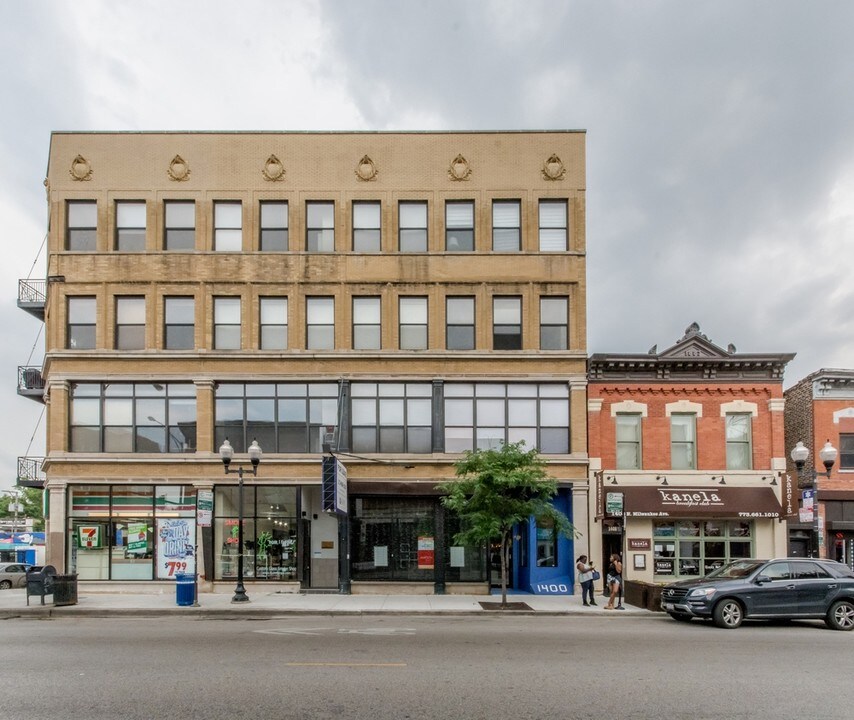 1400 N Milwaukee Ave in Chicago, IL - Building Photo