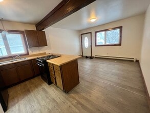 285 Cindy Dr in Fairbanks, AK - Building Photo - Building Photo