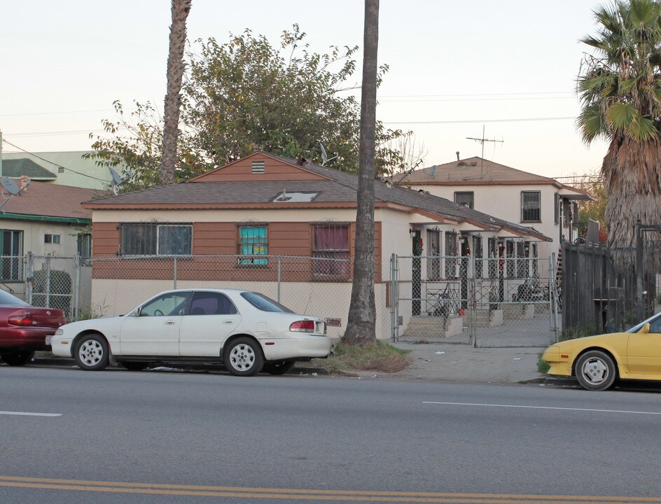 11110 S Figueroa St in Los Angeles, CA - Building Photo