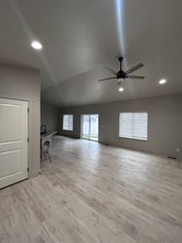 106 Centennial Ct in Kimberly, ID - Foto de edificio - Building Photo