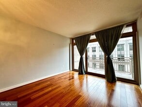 888 N Quincy St in Arlington, VA - Building Photo - Building Photo