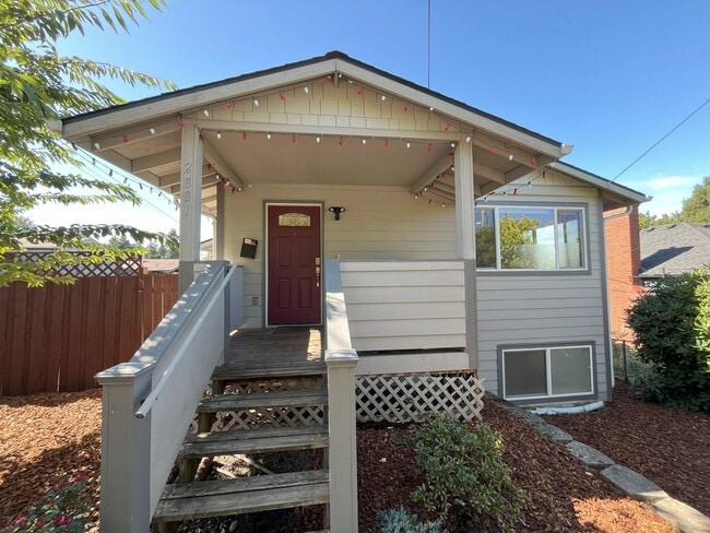 2881 SE 48th Av in Portland, OR - Building Photo - Building Photo