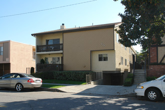 438 W Dryden St in Glendale, CA - Building Photo - Building Photo