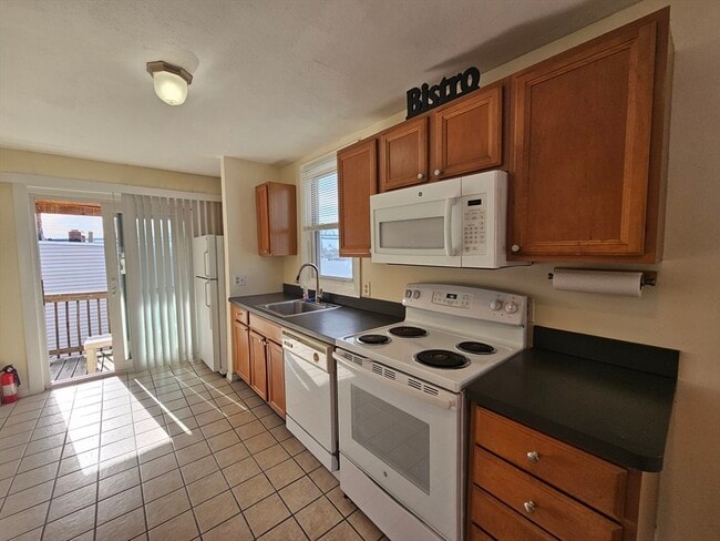 property at 464 Meridian St