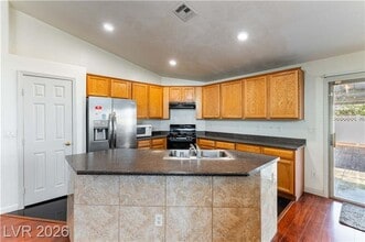 5740 N Falling Sun Ct in North Las Vegas, NV - Building Photo - Building Photo