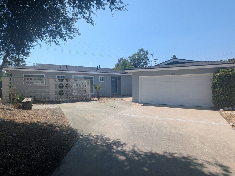 233 Ramona Ct in Claremont, CA - Building Photo