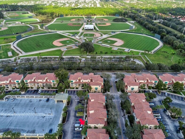4736 Chancellor Dr, Unit 11 in Jupiter, FL - Foto de edificio