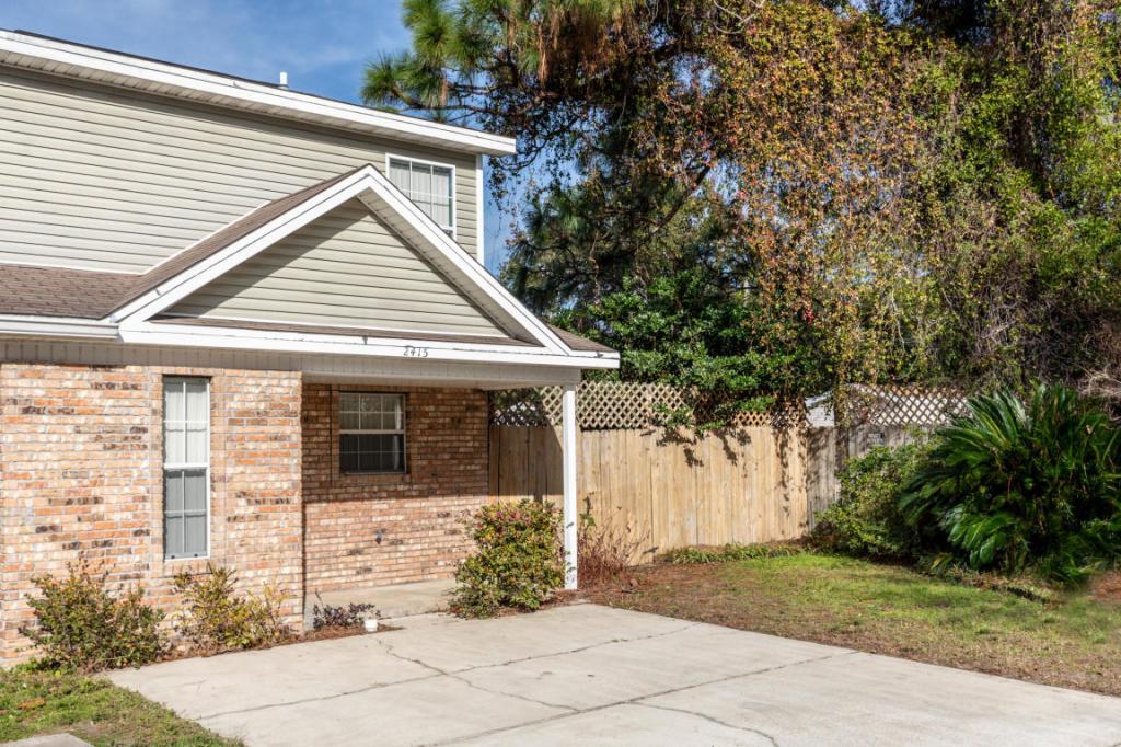 2415 Suwanee Ln in Fort Walton Beach, FL - Building Photo