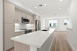 170 Uptown Cir, Unit 170 in Oakland, CA - Building Photo