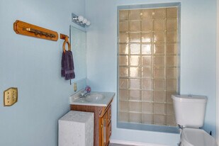 212 Coral Dr in Lake Havasu City, AZ - Building Photo