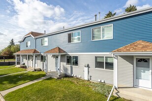 Torbay Point in Edmonton, AB - Building Photo