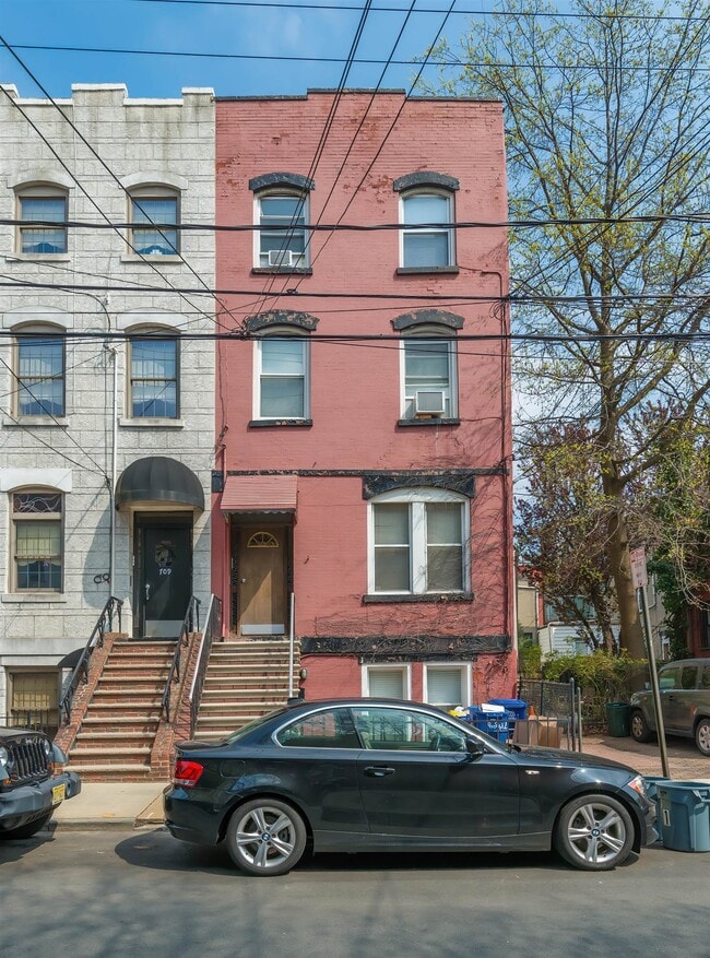 property at 707 Garden St