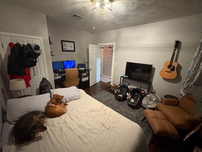 26 Elder St, Unit 2 in Boston, MA - Building Photo - Building Photo